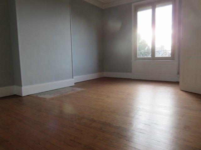 VENDU par DMI 4 LE HAVRE ORMEAUX/MAL JOFFRE Très bel appartement lumineux dans bel immeuble de caractère. Trois chambres LE HAVRE 76600  VENDU SUR UNE VISITE